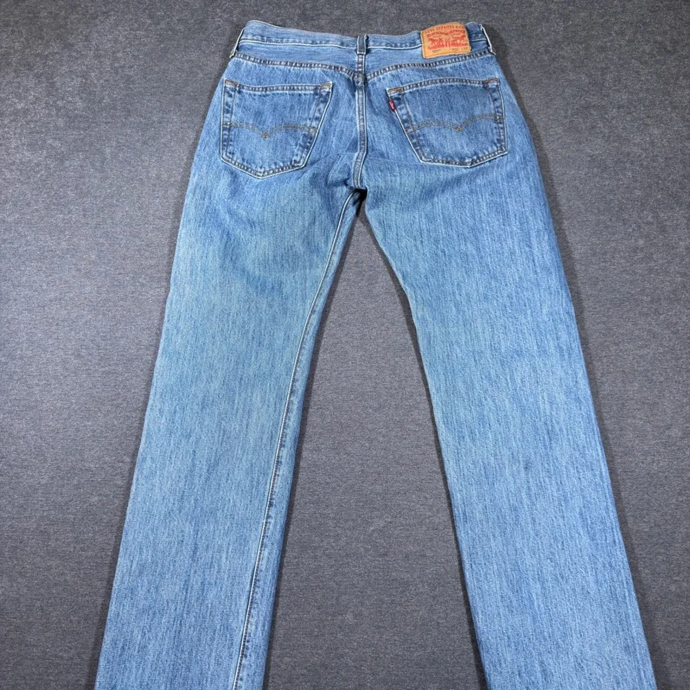 Levi's 501 Original Fit Jeans Men 31x32 Blue Straight Leg Button Fly Denim